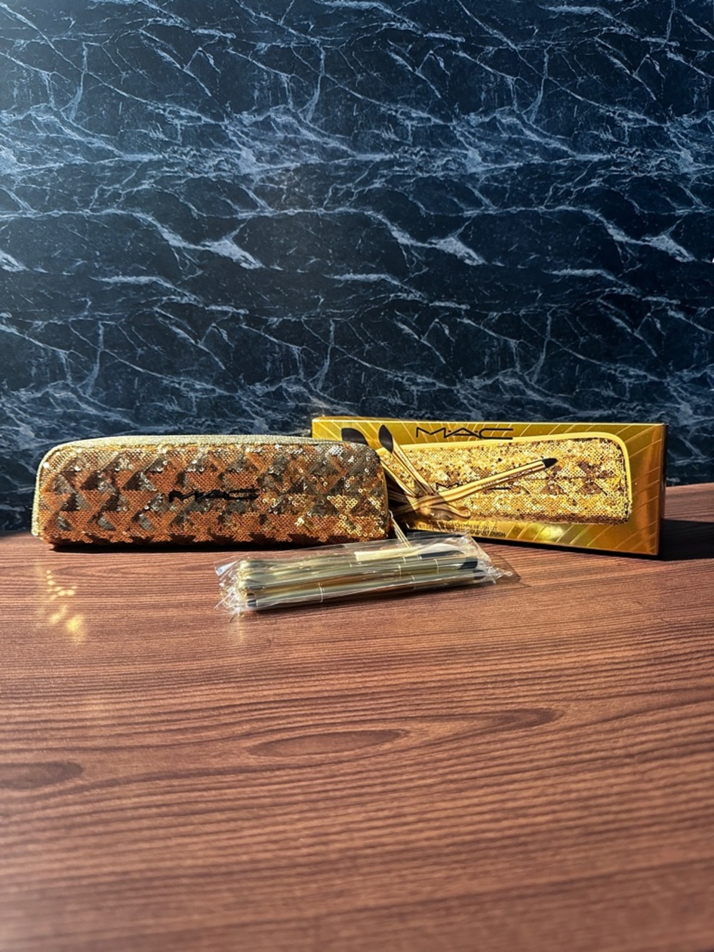 MAC Cosmetics - Golden Touch Mini Brush Kit